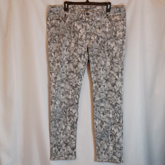 MICHAEL KORS Women's Gray Floral Pants Size 16W. - Picture 3 of 15